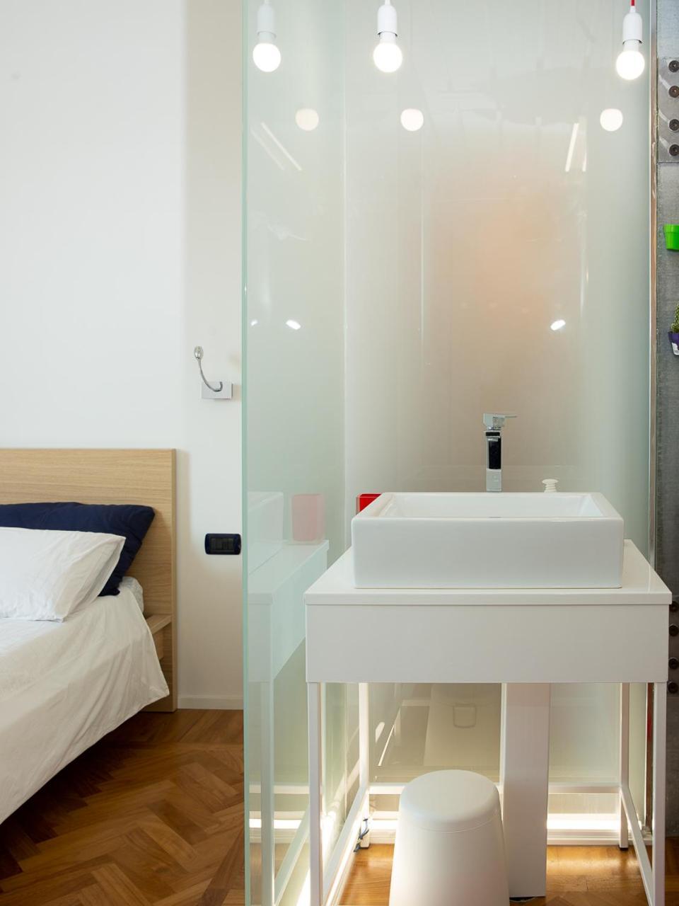 Room In Roma Isole Buitenkant foto